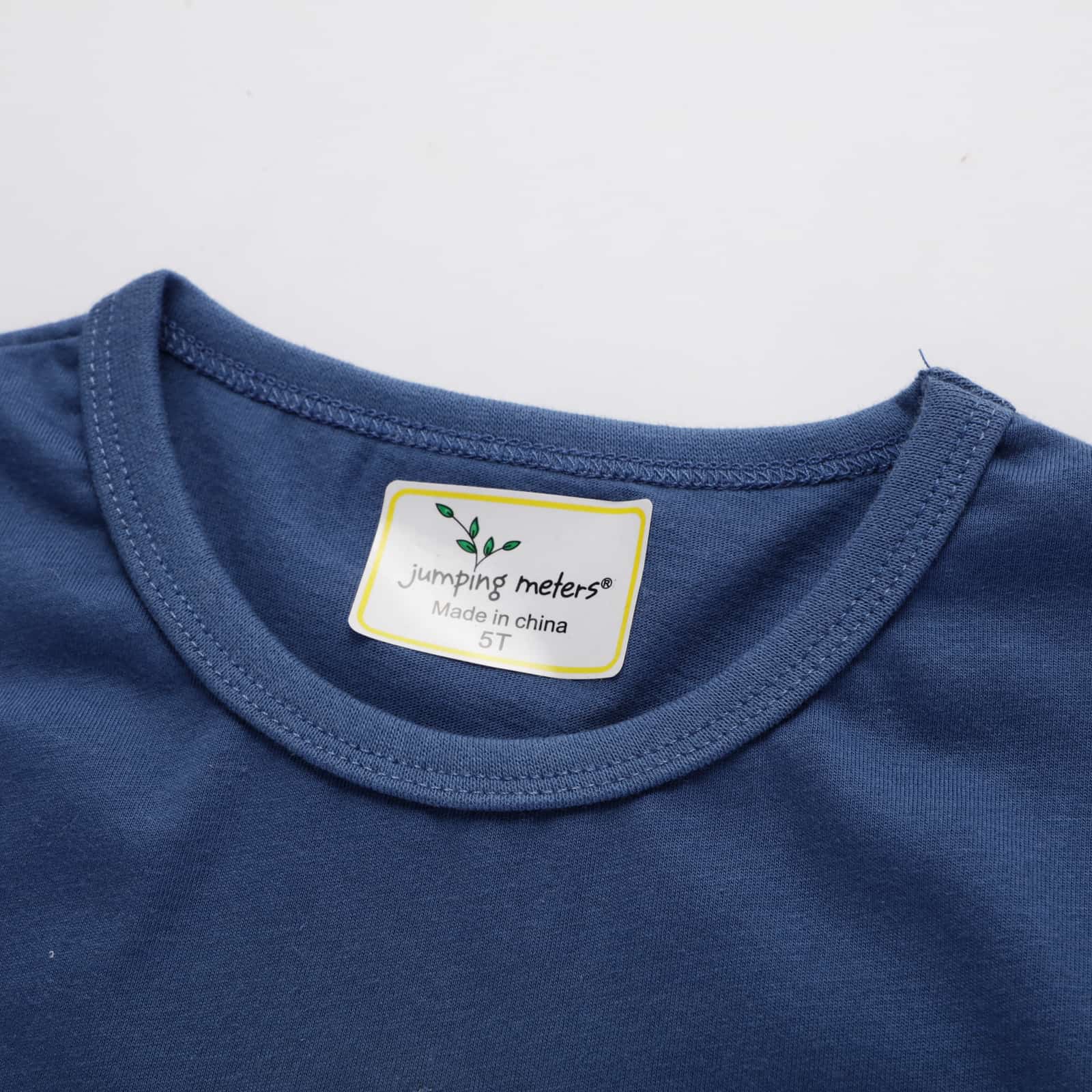 Polera manga corta con dinosaurio de lentejuelas que cambia de color para niños-6563