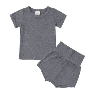 Conjunto de polera y short de bebé
