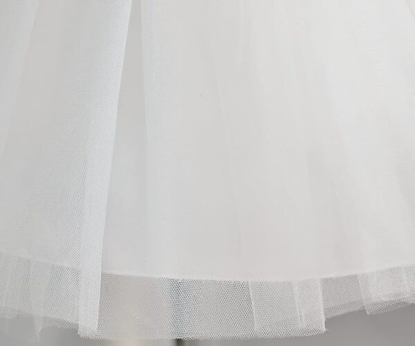 Vestido de fiesta con lazo y perlas