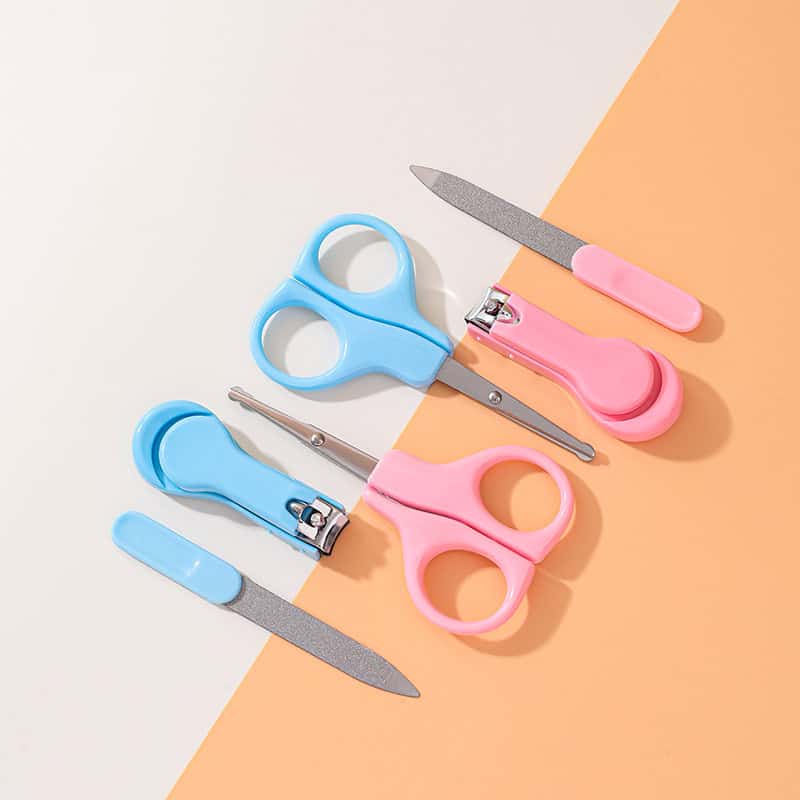 Badabulle Kit Manicure Bebè Orsetto: Forbici, Tagliaunghie, Limetta E Pinzetta Dalla Nascita