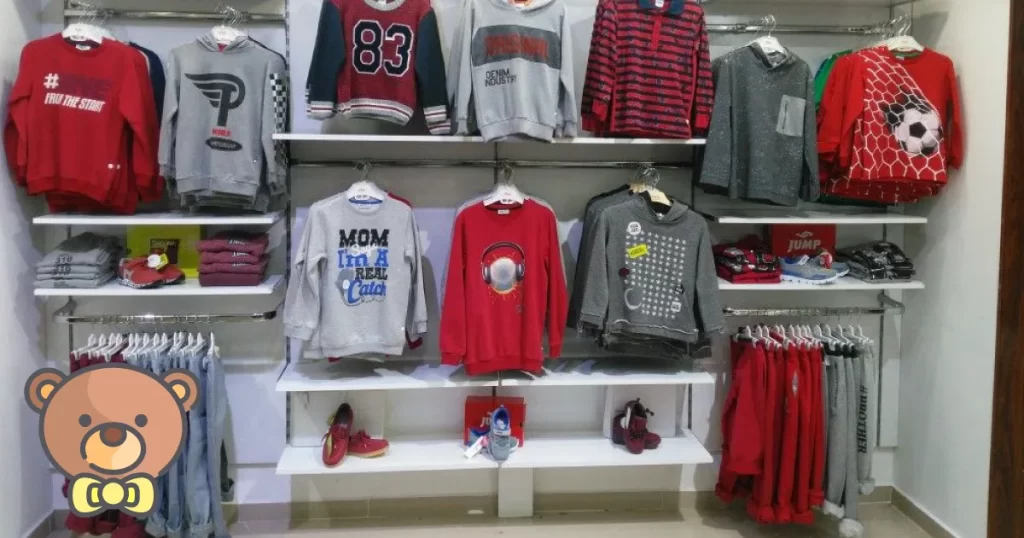 Consejos sobre como exhibir la ropa infantil al por mayor en tiendas o en línea para atraer a los minoristas