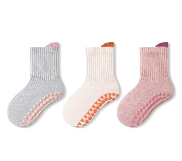 Pack de tres calcetines antideslizantes para bebé