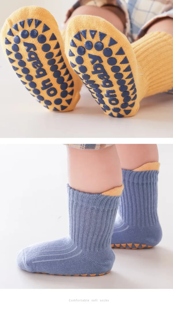 Pack de tres calcetines antideslizantes para bebé