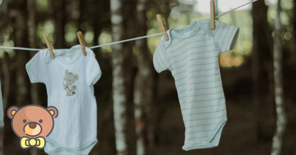 ¿Cómo elegir ropa que facilite el cambio del pañal?