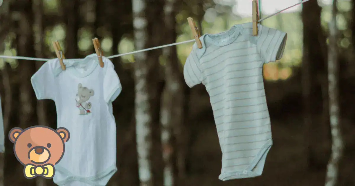 ¿Cómo elegir ropa que facilite el cambio del pañal?