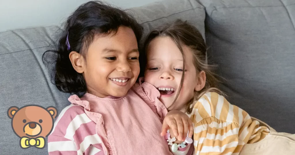 Neón pastel y colores Candy: Cómo iluminar los looks de tus hijos este año