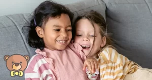 Neón pastel y colores Candy: Cómo iluminar los looks de tus hijos este año