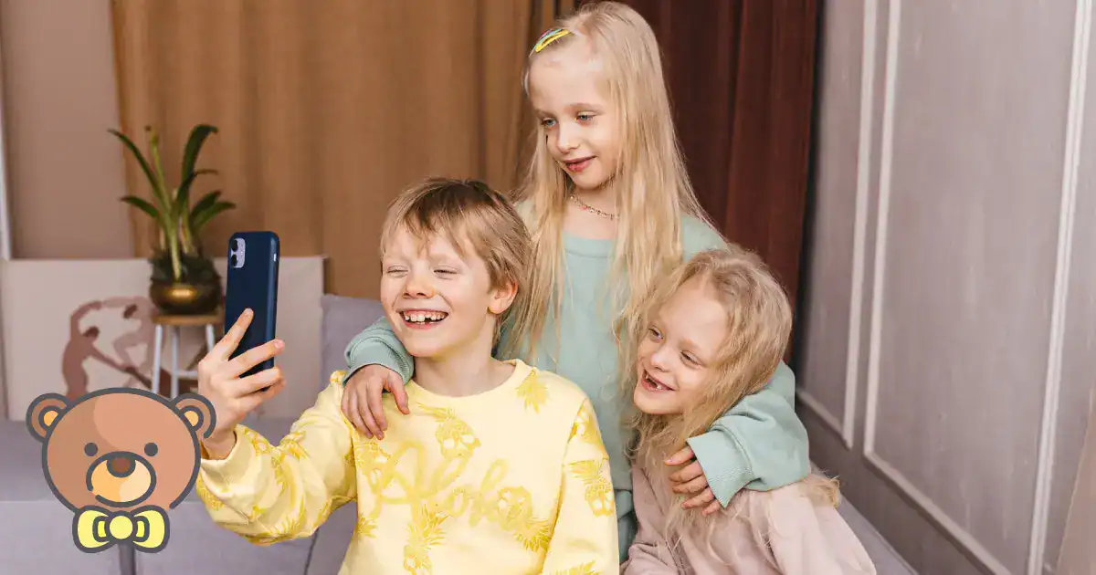 Ropa con detalles sensoriales: beneficios para el desarrollo de bebés y niños pequeños