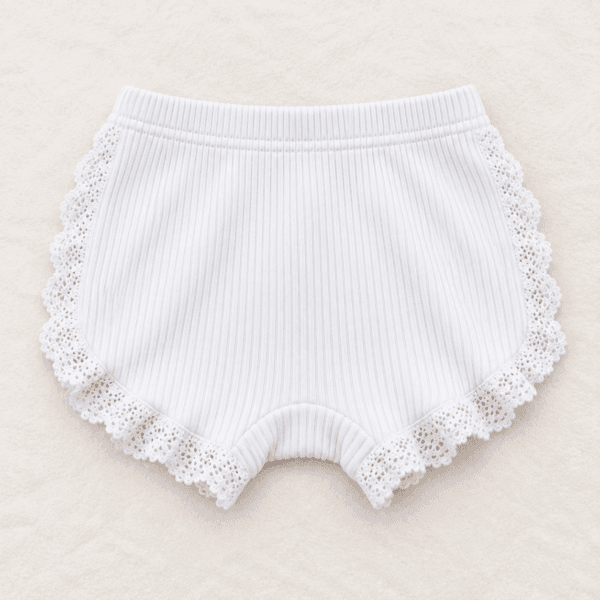 Short cubrecalzón con volados